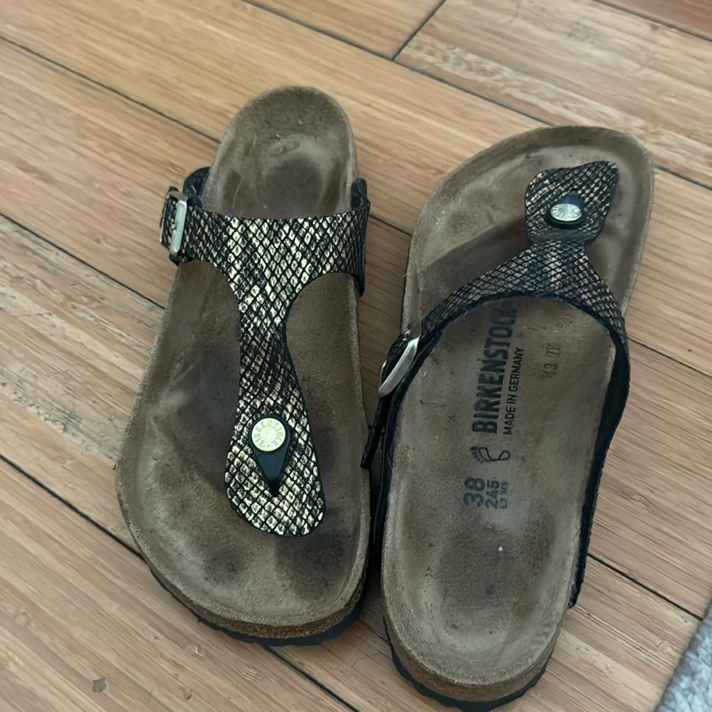 Birkenstock Gizeh snakeskin Women’s size 7/38